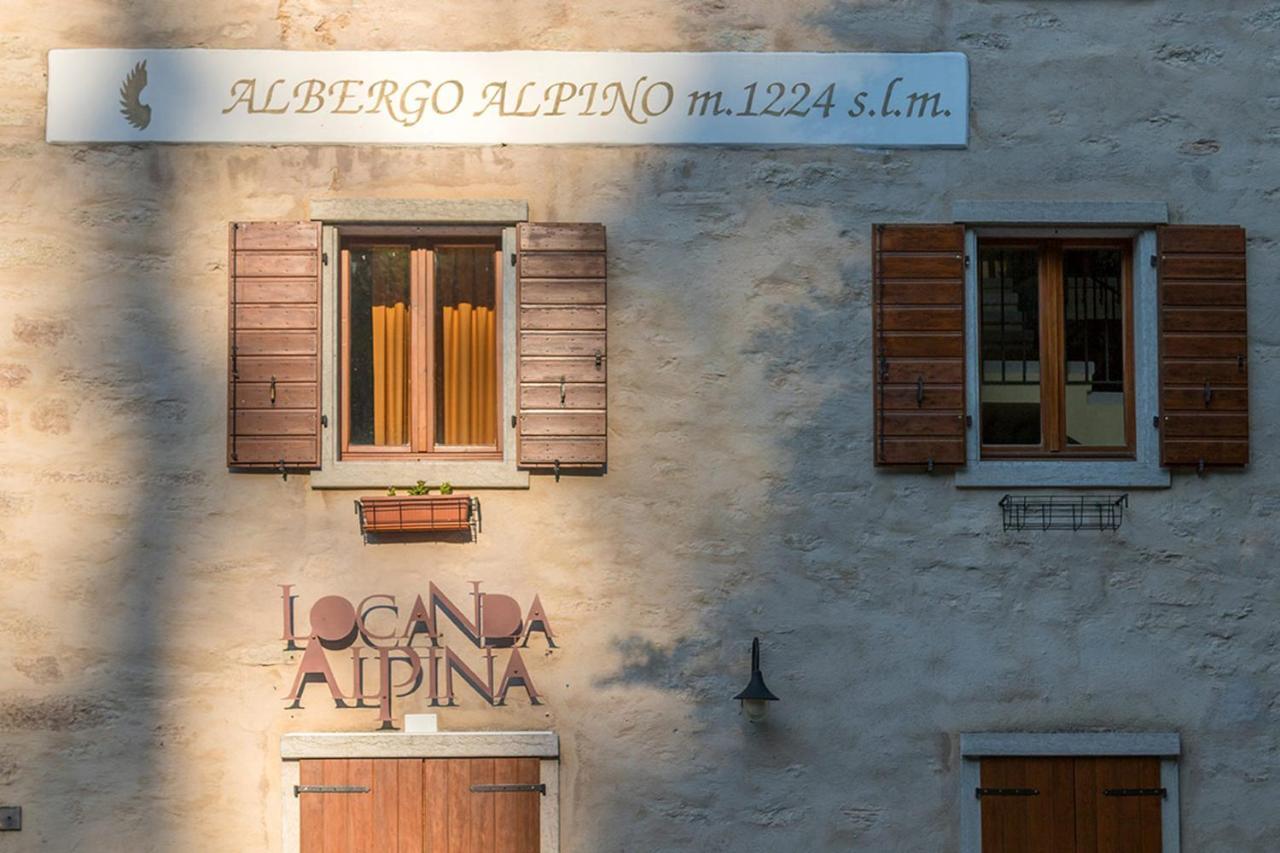 Locanda Alpina A 1250 Mt Ala Bagian luar foto